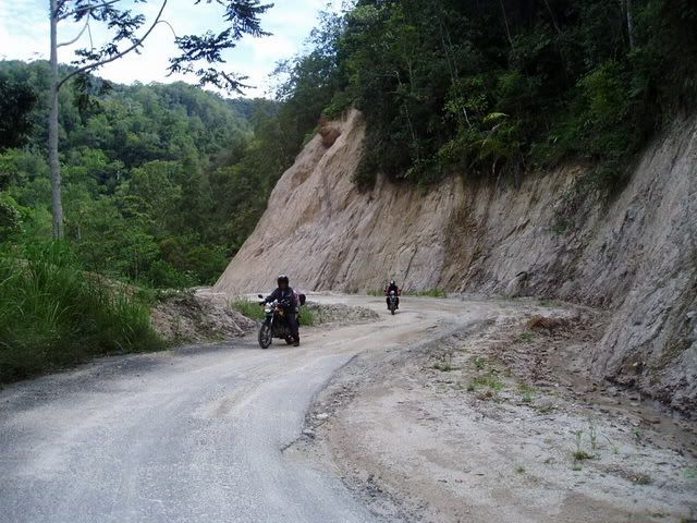 Melintas Taman Nasional Kerinci Seblat Sungai Penuh Kayu Aro Gunung